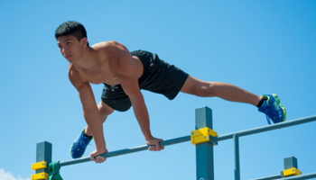 Street workout - tréning s vlastnou váhou + video